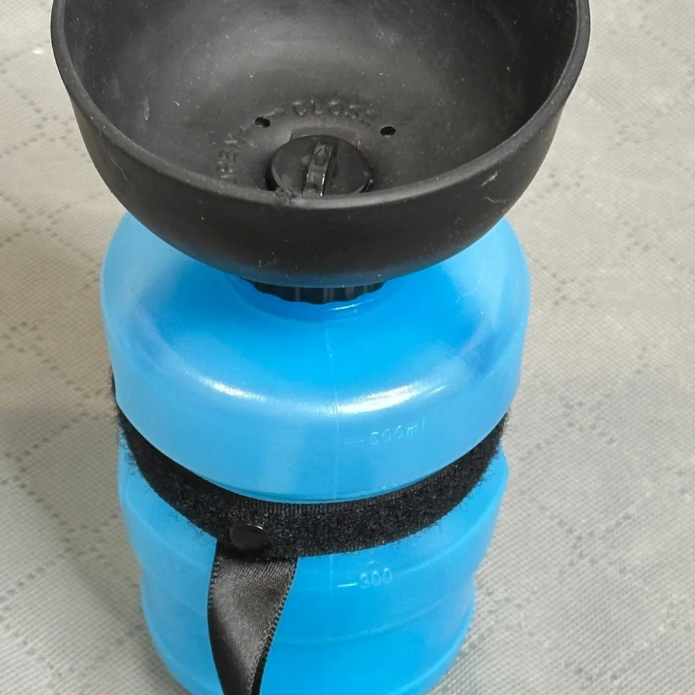 Dog Water On The Go Blue Water Bottle with Black Drinking Bowl Top & Strap NWOT